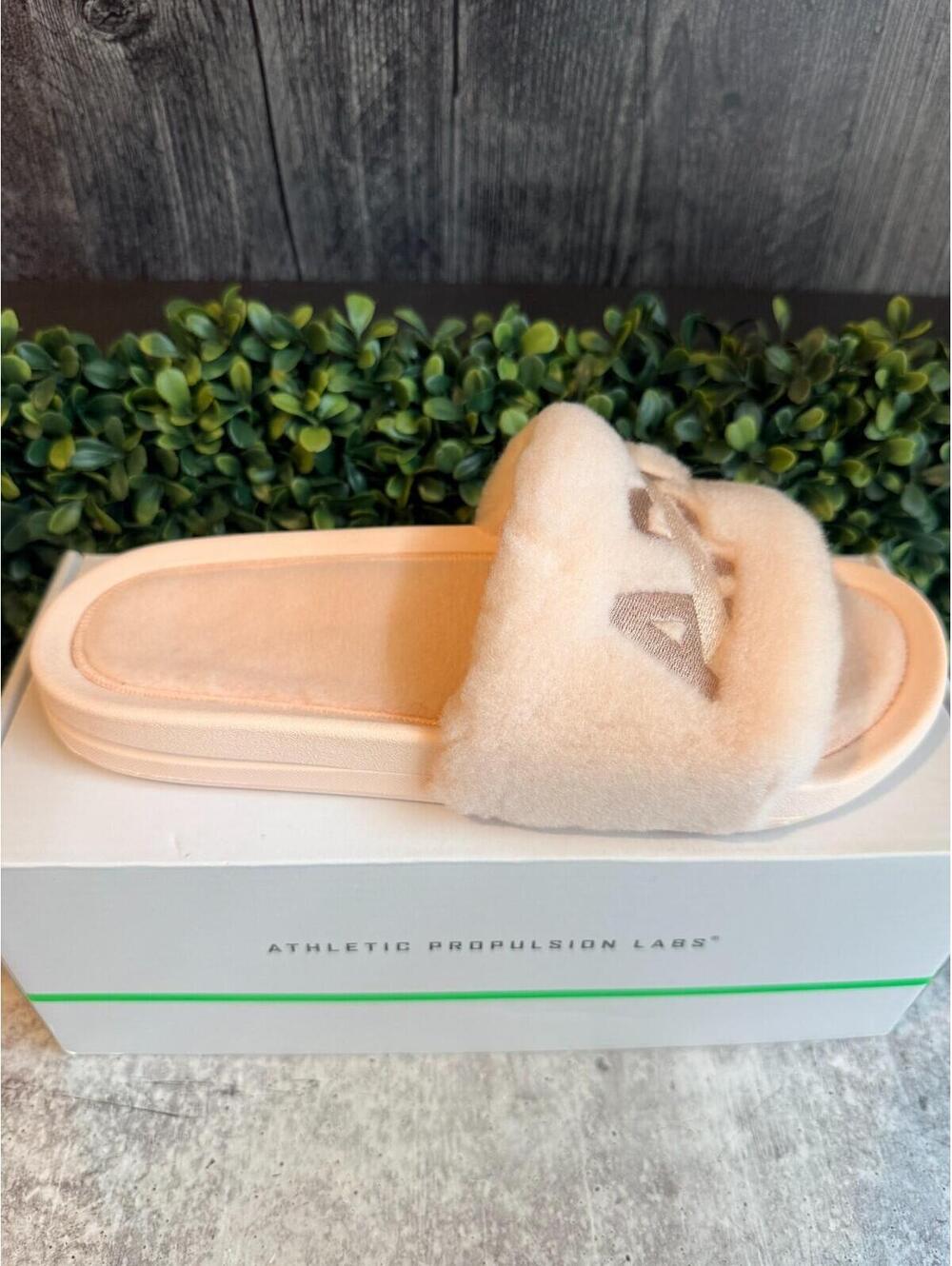 APL Shearling Creme/Rose Dust  Slide Women's EU 40 US 9